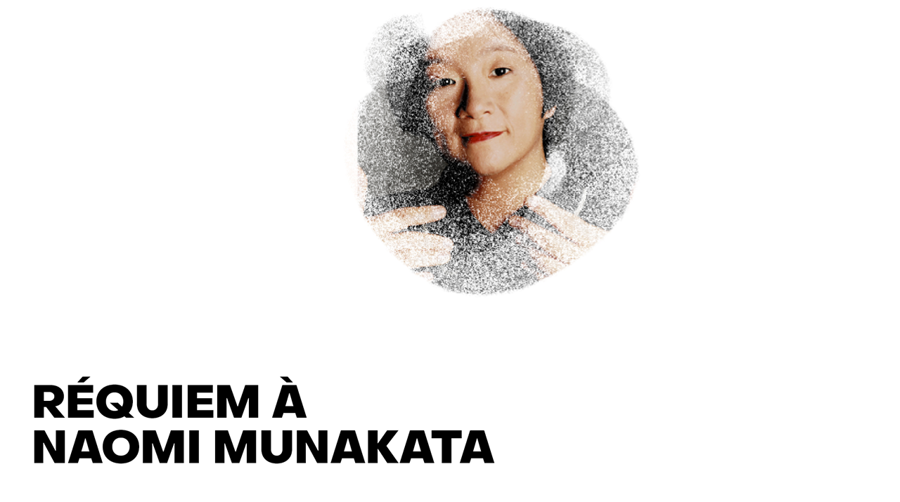 Fundo branco com imagem embassada da regente falecida Naomi Munakata, asiática com cabelo preto na altura do queixo, olhos escuros e com batom vermelho