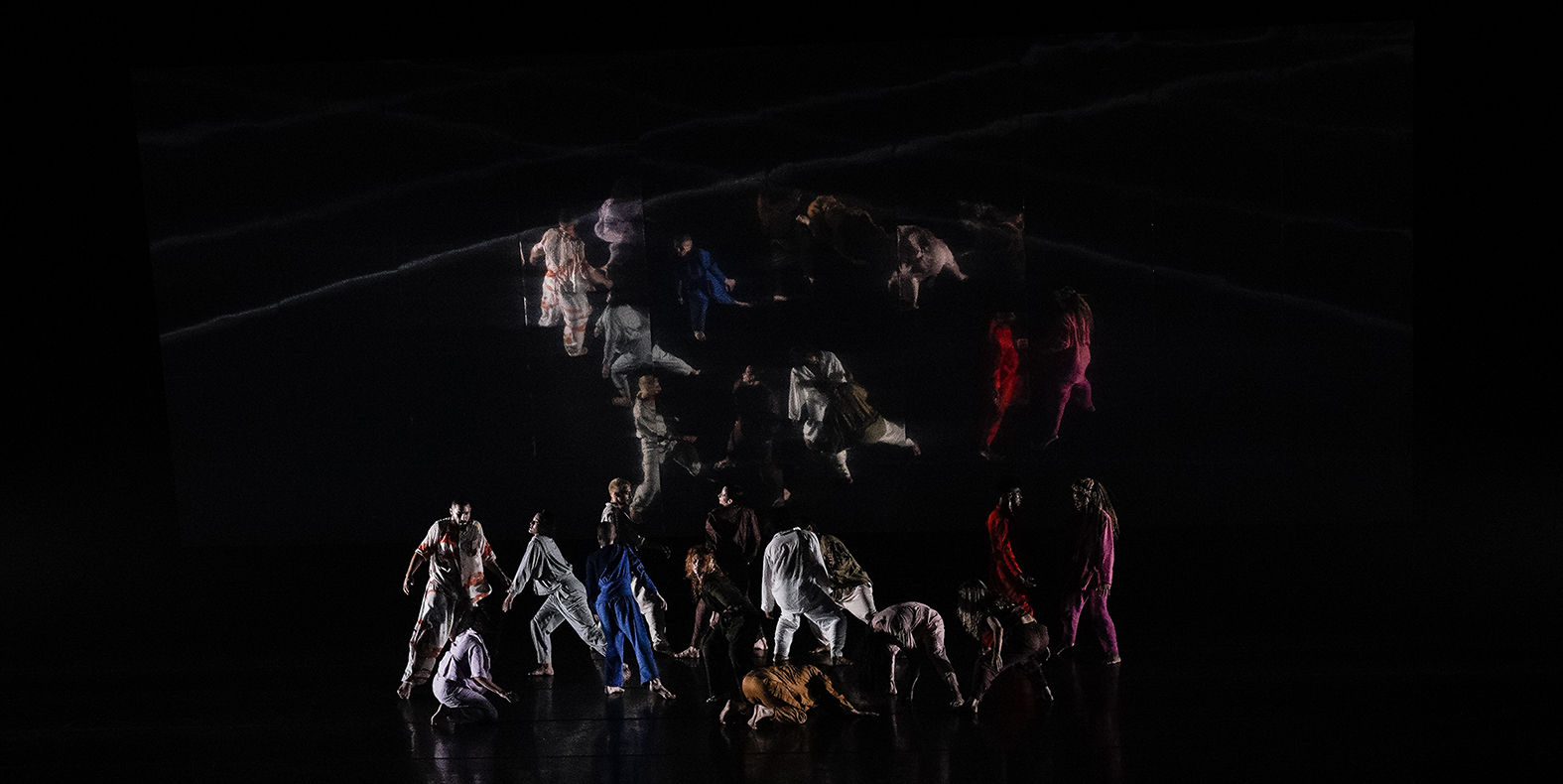 Foto do Balé dançando a coreografia Fôlego