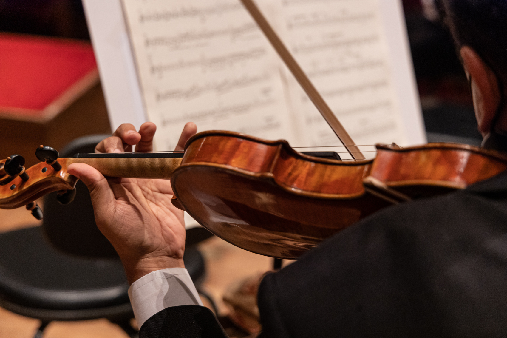 Foto de violino e partitura