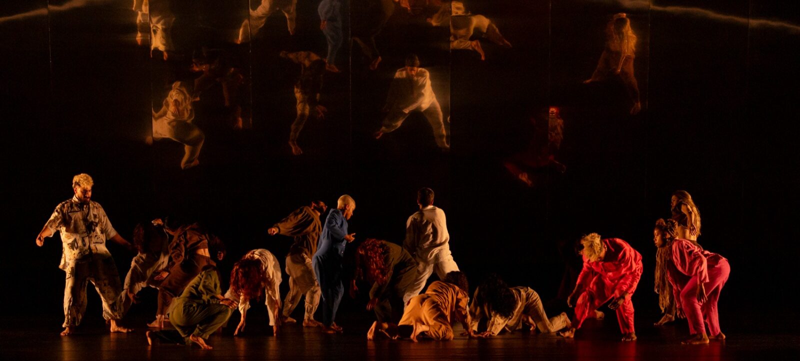 Balé da Cidade durante apresentação da coreografia Fôlego