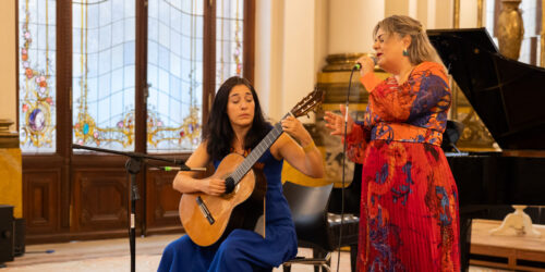 Elodie e Gabriela em apresentação durante evento Abram Alas + Fórum de Mulheres Ópera Latinoamérica (OLA)